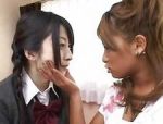 Japanische Mädchen sexy lesbische Kuss und machen jemand geil #7