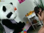 Junge Michele bekam einen super heißen Panda an ihrem 18. Geburtstag #2
