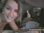 Eine sehr nette blonde Amateurin macht einen Blowjob und spielt mit ihrer Muschi #1
