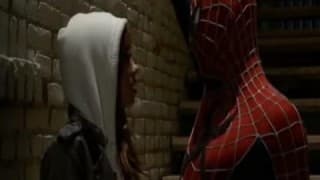 Mädchen bläst Spiderman #1