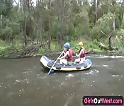 Lesben sind auf einem Boot #1