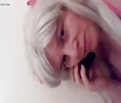 Blonde Amateurin liebt Sex am Telefon #5
