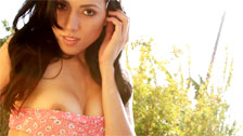 Ana Ramirez zeigt uns in einem erotischen Video ihren appetitlichen Körper #1