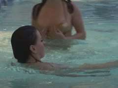 Erotische Szenen im Schwimmbad #2