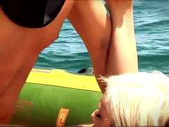 Blondine wird auf hoher See in Rettungsboot gefickt #3