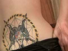 Rothaariges Tattoo-Gothik-Girl wird vor Kamera gefickt #2