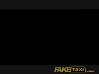 Fake Taxi – Junges Mädchen mit großen Titten beim Blasen #1