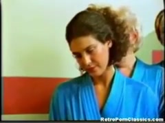Retro-Szene der Video wissenschaftlich wie die lesbische Frauen sich lecken #7