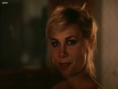 Schauspielerin Monique Van De Ven in erotischen Szenen #19
