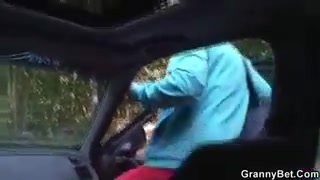 Eine Großmutter wird auf der Strasse mitgenommen und durchgefickt #5