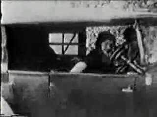 Freifahrt 1915 - Klassischer Pornofim bei dem es mit einem flotten Dreier zur Sache geht #7
