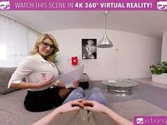 Blonde Tittenmilf mit Brille beim POV Sex in 3D #1