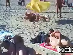 Geiler Swinger-Sex auf einem FKK-Strand #7