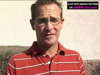 Spitzer Mann leckt die Fotze einer dicken Frau #2