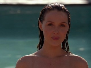 Schöne Prominenten wurden nackt oder halbnackt erwischt, während sie am Strand oder Liebe machen waren #20