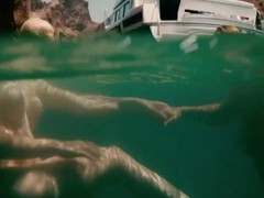 Nackte Mädels unter dem Wasser #3