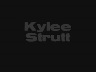 Kylee Strutt wird intensiv durchgepoppt und vollgespritzt #1