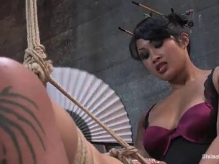 Asiatische Frau  DragonLily ist ein wahrer Künstler, wenn es um ihr schwache Sexsklaven beherrschte geht #15