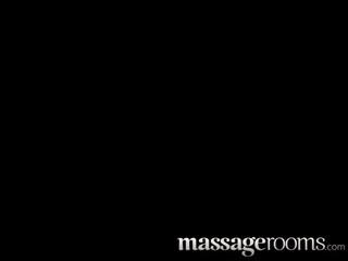 Massage endet mit einem geilen lesbischen Sex #1