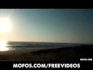 Junges Paar lässt es auf dem Strand fett krachen #22