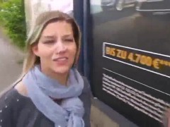 Deutsches Girl macht einen öffentlichen Spermawalk #1