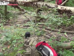 Deutsches Amateurbabe fickt Fremde im Wald #4
