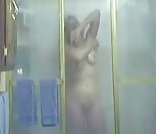 Heiße MILF filmt ihre Eskapaden in der Dusche #6