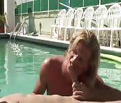 Zwei Schwule ficken sich am Pool #2