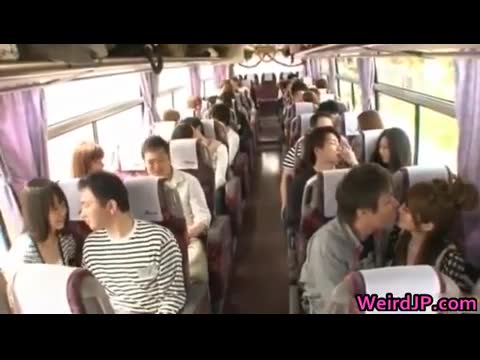 Junge, asiatische Mädchen unternehmen einen versauten Ausflug mit dem Bus #3