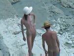 Zwei Nudist ficken auf dem Strand und genießen #5
