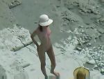 Zwei Nudist ficken auf dem Strand und genießen #6
