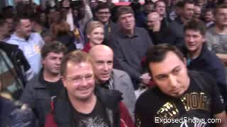 Eine heiße Schlampe spielt mit einem Schwanz steinhart in dieser Show #17