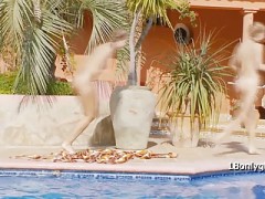 Zwei sexuellen Ladies lecken die Mösen voneinander #10