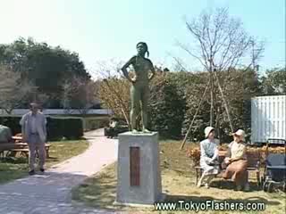 Japanische versaute Schlampe in Statue verwandelt #5