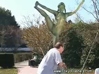 Japanische versaute Schlampe in Statue verwandelt #8