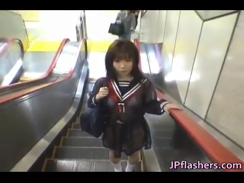 Die kleine, versaute Mikan ist ein asiatische Schulmädchen mit ausgeprägtem Sexhunger #18