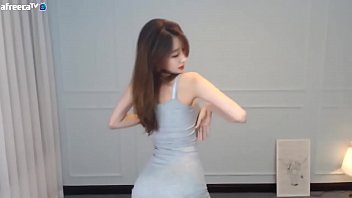 Koreanische Schönheit kann richtig sexy tanzen #7