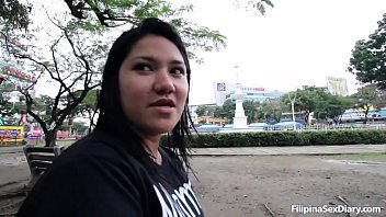 Asiatische Jungfrau treibt es mit einem Touristen #1