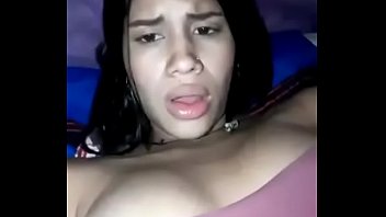 20-jährige Latina zeigt ihre Titten und ihre Möse #2