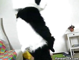 Panda Spielzeug fickt ein süßes Teenie Girl #3