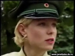 Die deutsche Polizei Schlampe Janet #1