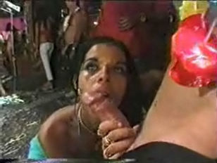 Eine bunte brasilianische Karnevals Orgie #2